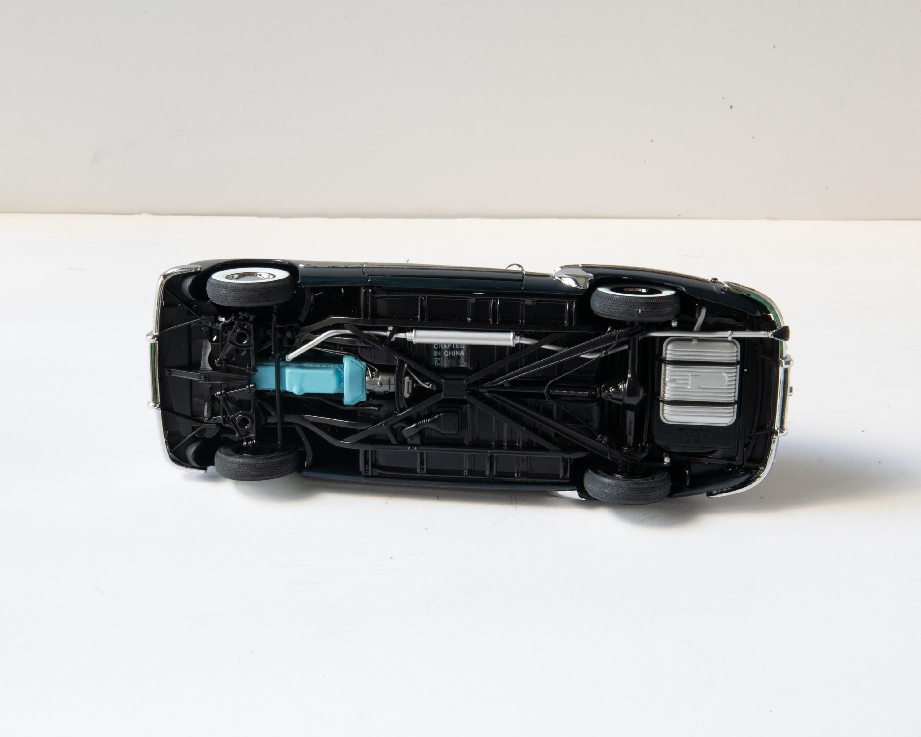 Danbury Mint 1:24 – 1948 Buick Roadmaster Convertible (blue, Mint
