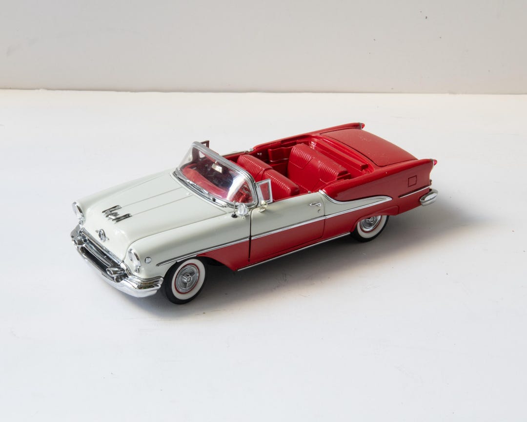 Danbury Mint 1 24 1955 Oldsmobile Super 88 Convertible mint danbury-mint-1-24-1955-oldsmobile-super-88-convertible-mint