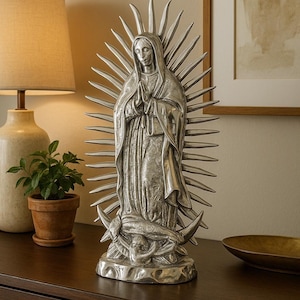 Estatua virgen maria, virgen guadalupe, Virgen de Guadalupe en Pewter Hecha a Mano – Escultura Mexicana de Lujo para Altar y Decoración