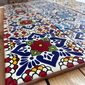 50 Stück mexikanische Talavera-Fliesen, authentische handbemalte Talavera-Fliesen, 4x4, gemischtes Blumendesign