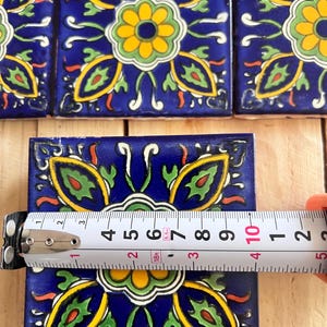 50 Stück mexikanische Talavera-Fliesen, authentisch handbemalt, 4x4 Talavera-Fliesen, gemischtes Sonnen- und Blumendesign