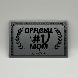 Trofeo de tarjeta de mamá número uno personalizado / Regalo de tarjeta de plástico para el Día de la Madre / Premio personalizado para mamá número uno