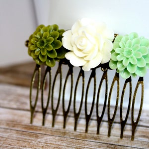 Flower Hair Comb, Bridal Accessories, Hair Accessories, Bridesmaids, Bridemaid Gift, Wedding Jewelry