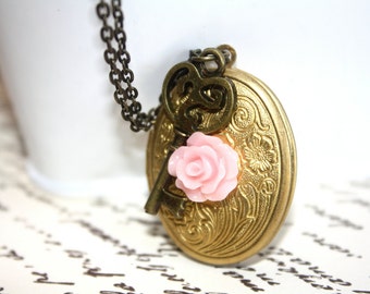 Floral Brass Locket Necklace, Brass Locket Necklace,Flower Locket, Gift For Her,Romantic Jewelry, Locket and Key Necklace