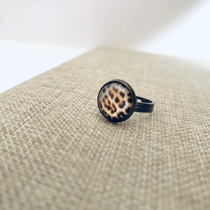 Anillo de leopardo, anillo de estampado de leopardo, estampado animal, anillo ajustable, anillo bohemio, joyería de verano, accesorios de verano, regalo