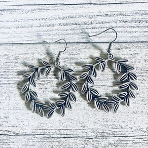 Orecchini in argento, orecchini pendenti, orecchini decorativi, gioielli in argento,