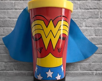 Wonder Woman-mok met cape superheld koffiekop komisch fan cadeau geek drinkware nieuwigheidsbeker DC-stijl verzamelobject