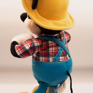 Disney Junior Farmer Mickey Mouse Feature Plush 2016 Talking Moving Mickey Mouse Stuffed Animal Toy image 5