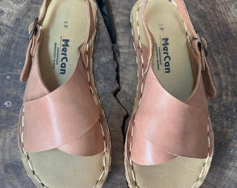 Sandalias descalzas de mujer, hechas a mano en cuero, mocasines de mujer, color marrón claro.