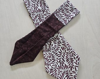 Pin Display Belt Banner Ren Faire - Burgundy Leaves