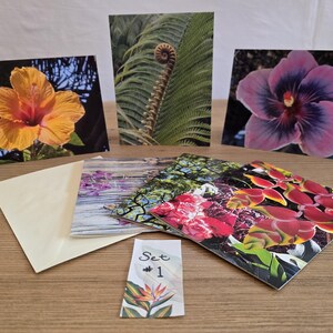 Mooie Hawaiiaanse bloemenfotowenskaarten. Perfect voor elke gelegenheid! Wordt geleverd als set van zes uit vijf verschillende sets.