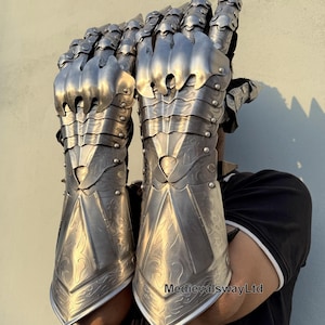 Nazgul geëtste handschoenen | Nazgul-handschoenen geëtste middeleeuwse handschoenen | Ringwraith geëtste handschoenen | Nazgul Warrior-handschoenen | Fantasiehandschoenen