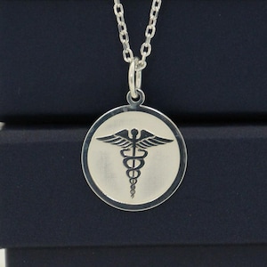 Collana con simbolo del Caduceo in argento, ciondolo con identificazione medica personalizzata, ciondolo con avviso medico, collana con simbolo della medicina, regalo di compleanno per la mamma