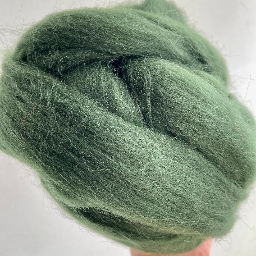 Evergreen / British Shetland Wool Tops / Needle Felting / Acid Dyed Slivers / UK Fibre / Wet