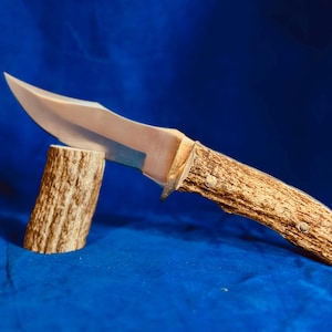 Cuchillo de caza de asta de alce con funda