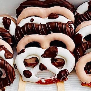 Kentucky Derby Cowboy Western Chocolate Treats Dipped Drizzled Pretzels Rice Krispies Cakepop Cakesicle Oreos Baby Shower Birthday Boots Hat