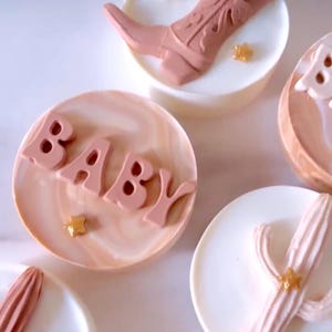 Cowboy Western Cowgirl Chocolate Treats Dipped Drizzled Pretzels Rice Krispies Cakepops Cakesicles Oreos Baby Shower Birthday Boots Hat