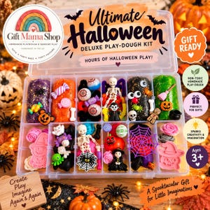 以下が含まれることがあります： ハロウィーンをテーマにしたプレイダウキットが入った透明なプラスチック製の収納ケース。キットには、さまざまな色のラメ入りプレイダウと、骸骨、目玉、カボチャ、クモ、幽霊などの小さなプラスチック製のフィギュアが含まれています。