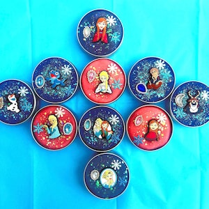 Snow-Queen Play-Dough-burkar – Festgåvor, födelsedagspresenter, resepresenter | Handgjord doftande pastellfärgad Play-Dough | 100 g Play-Dough och charms