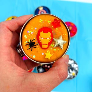 Plastilina sensorial de superhéroes: obsequios para fiestas, regalos de cumpleaños, regalos de viaje / Plastilina perfumada hecha a mano / 100 g de plastilina / Para mayores de 3 años imagen 6