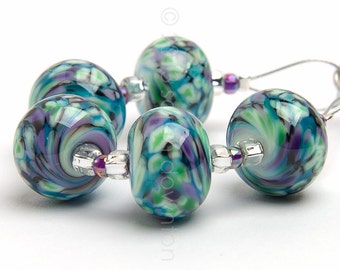 Ondulation Celest - Perles de verre au chalumeau faites main par Sarah Downton