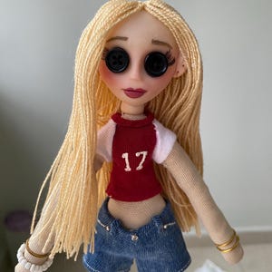 Muñeca Mini Me personalizada estilo Coraline: muñeca artística OOAK hecha a mano con ojos de botón imagen 5