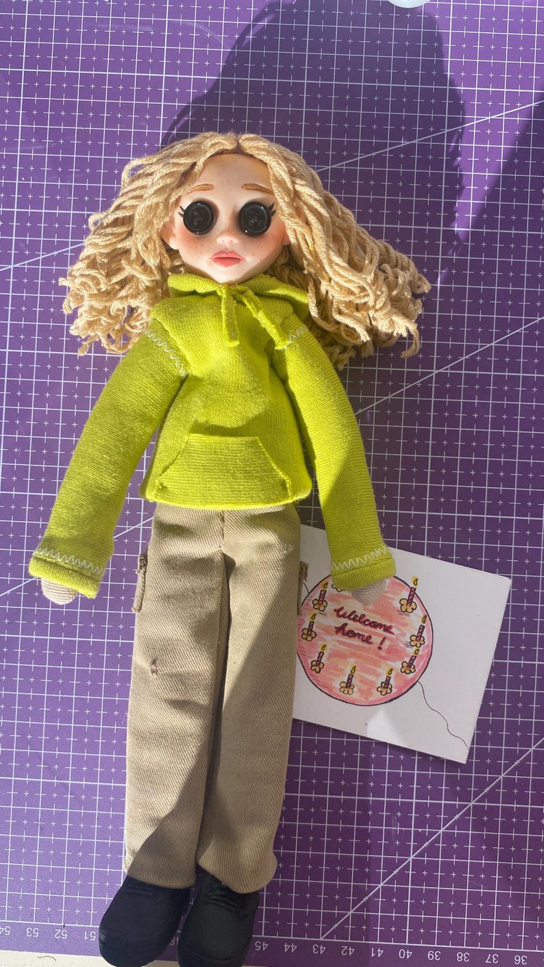 Muñeca Mini Me personalizada estilo Coraline: muñeca artística OOAK hecha a mano con ojos de botón imagen 12