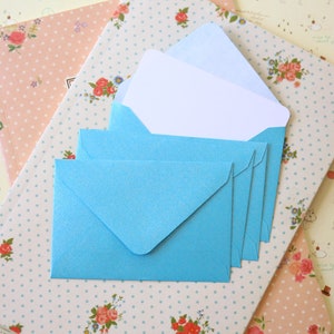 Mini-enveloppes et cartes de correspondance bleu ciel nacré
