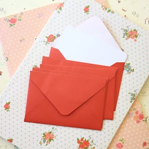 Mini-enveloppes et cartes de correspondance rouge cardinal nacré