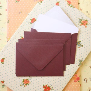 Mini-enveloppes et cartes de correspondance pourpre nacré aubergine