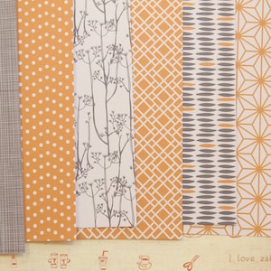 Lot 01 papier cartonné imprimé motifs jaune moutarde et gris 250 g/m²