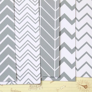 Lot 03 papier cartonné imprimé gris chevrons 250 g/m²