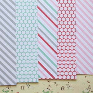 Lot de 02 pompons rouges mélangés papier cartonné 250 gsm