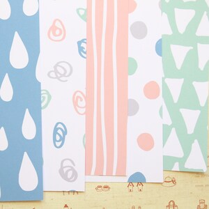 Lot de 04 mélanges de gribouillis pastels, papier cartonné imprimé 250 g/m²
