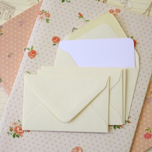 Mini enveloppes et cartes de correspondance couleur ivoire martelé