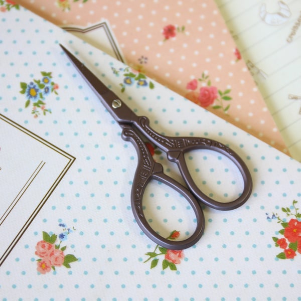 Vintage antique style retro scissors - H