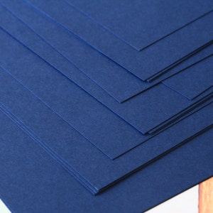 Papier cartonné couleur bleu oxford style artisanal 260 g/m2 couverture 95 lb