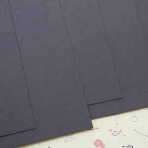 Papier cartonné recyclé uni, gris foncé