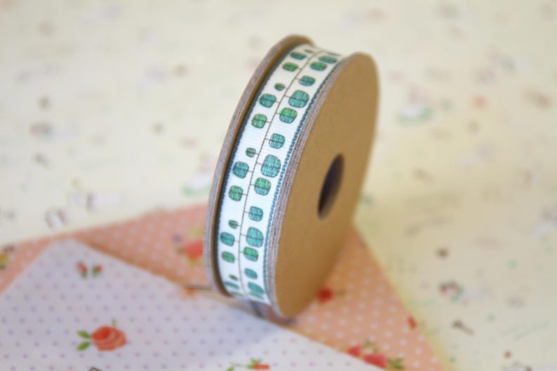 Square Cream Spring Ribbon
