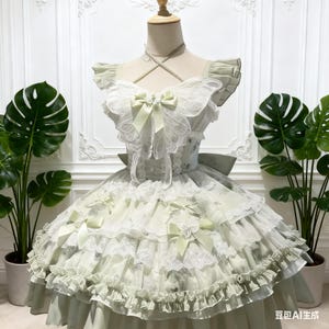 グリーンとホワイトの蝶の刺繍ドレス、夢のようなロリータパフシフォンドレス、グリーンのホームカミングレースドレス、フリル付きフローラルイブニングパーティードレス