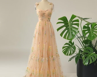 White Tulle Floral Embroidery Dress, Sweetheart Prom Gown, Fairycore Graduation Dress, Beach Wedding Bridesmaid Dress, Cocktail Party Outfit