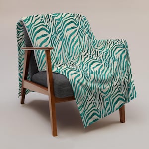 Green Zebra Print Throw Blanket – Silky Soft Animal Pattern Decor 60x80