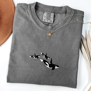 Comfort Colors® Orca Family Shirt Orca Whales T-Shirt Sealife Orca Whale Tee Marine Biology Gift Sea Animal Lover Outfit Trio of Orcas Shirt