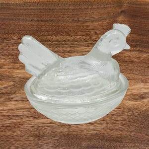Vintage Clear Glass Hen on Nest / Collectible Rooster/Hen on Nest