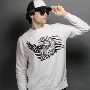 Personalisiertes besticktes Sweatshirt, neue Geschenk für Mama und Papa, individuell bestickter Rundhalsausschnitt, Mama und Papa Est. Pullover