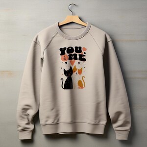 Personalisiertes besticktes Sweatshirt, neue Geschenk für Mama und Papa, individuell bestickter Rundhalsausschnitt, Mama und Papa Est. Pullover