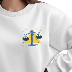 Personalisiertes besticktes Sweatshirt, neue Geschenk für Mama und Papa, individuell bestickter Rundhalsausschnitt, Mama und Papa Est. Pullover