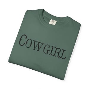 Cowgirl Text Tee | T-shirt, västerländsk typografi