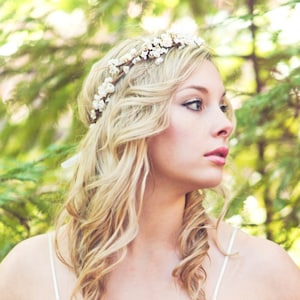 bruiloftsaccessoires, bruidshoofddeksel, bruiloftsbloemkroon, ivoren bloemenkroon, rustieke hoofdkrans, bruiloftshoofdband, bruidshaar