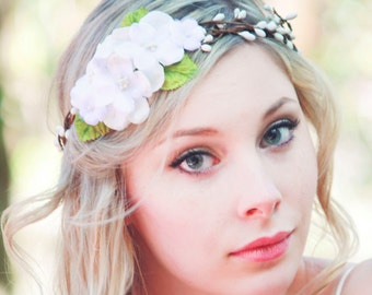 white flower hair crown, bridal flower headpiece, flower hair wreath, flower crown, white wedding hair accessories